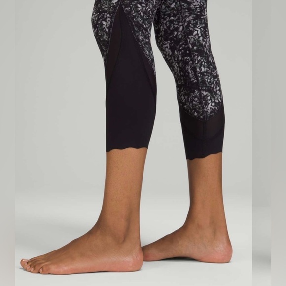 Lululemon Wunder Under Scalloped Hem High-Rise Crop 23" Full-On Luxtreme - Picture 8 of 10